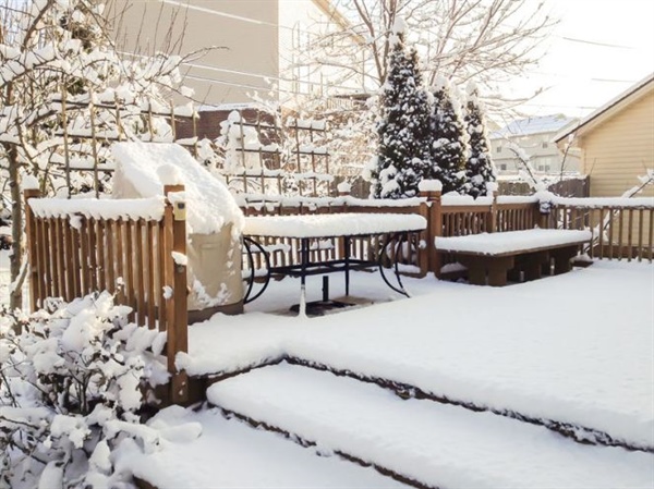 How to Make Sure Your Wood Deck Will Survive the Winter