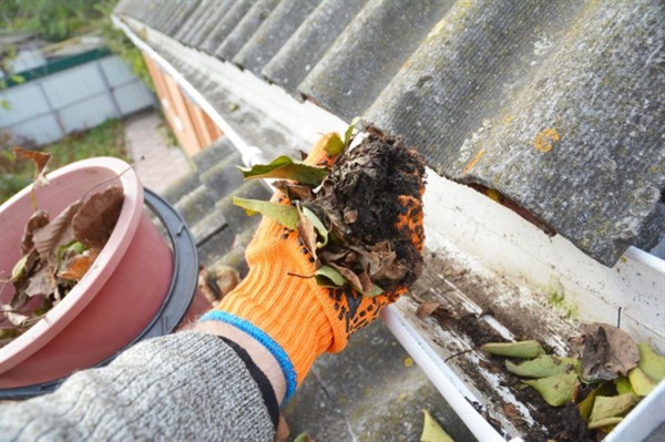5 Ways to Keep Your Gutters Clean