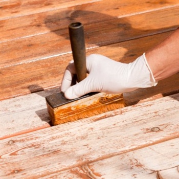 How to Know if Your Wood Deck Needs Refinishing—and How to Do it