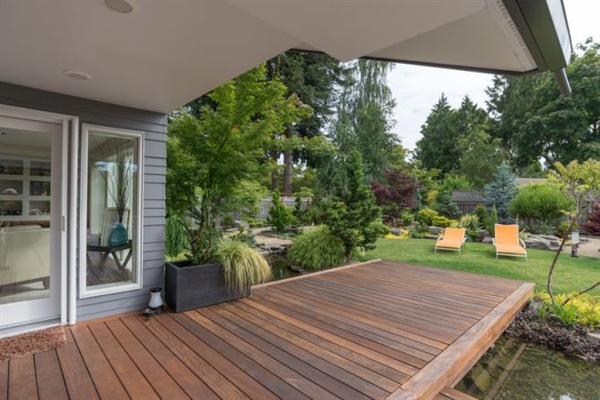 Should You Repair or Replace an Old Wooden Deck?